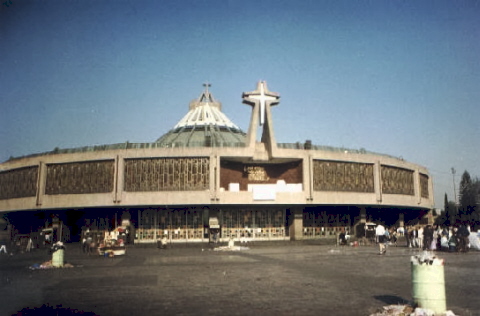 de nieuwe basiliek, ingewijd in 1976
